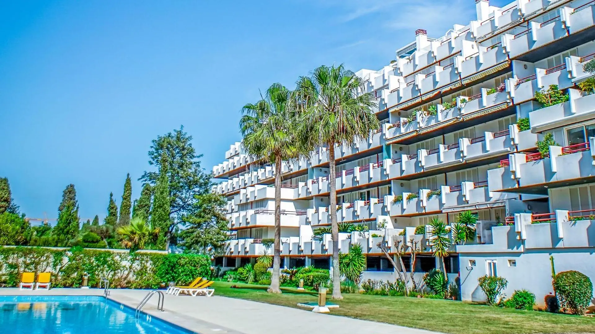 Poolside Bliss T1 Hsr Vilamarina Quarteira